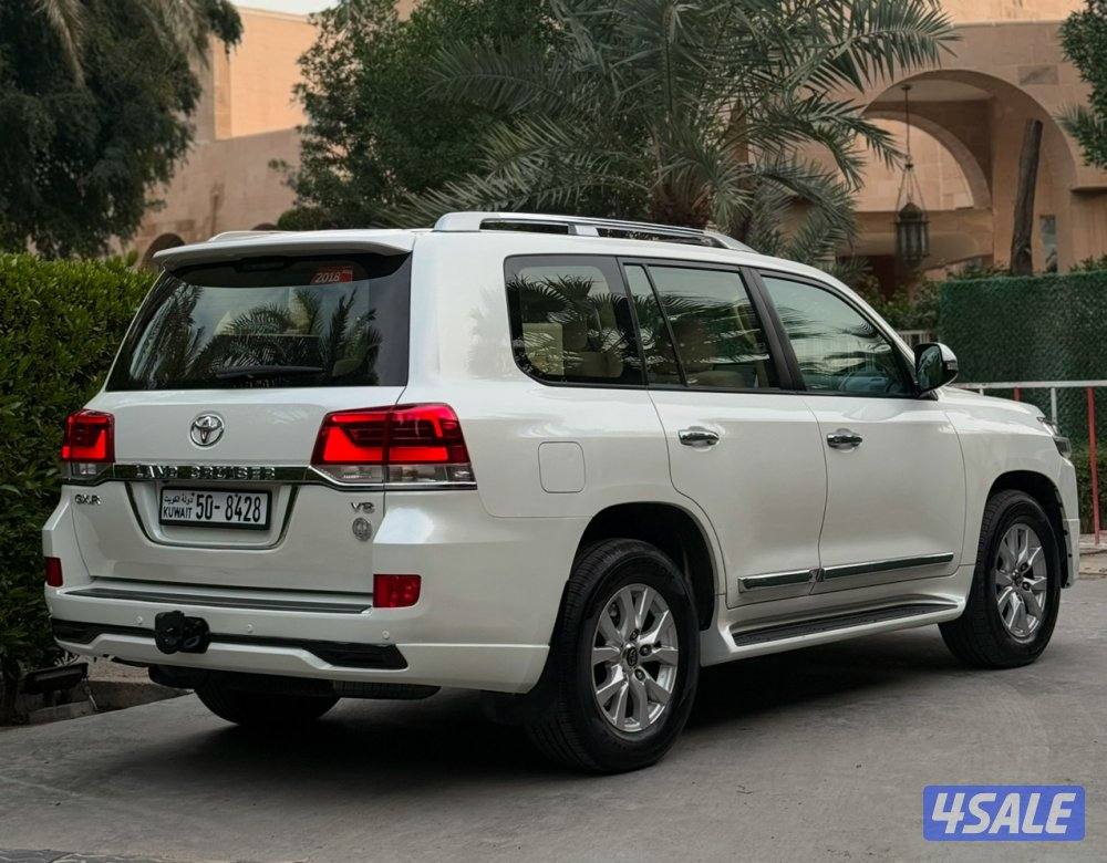 للبيع لاند كروزر GXR موديل 2018 صبغ وكاله بالكامل4