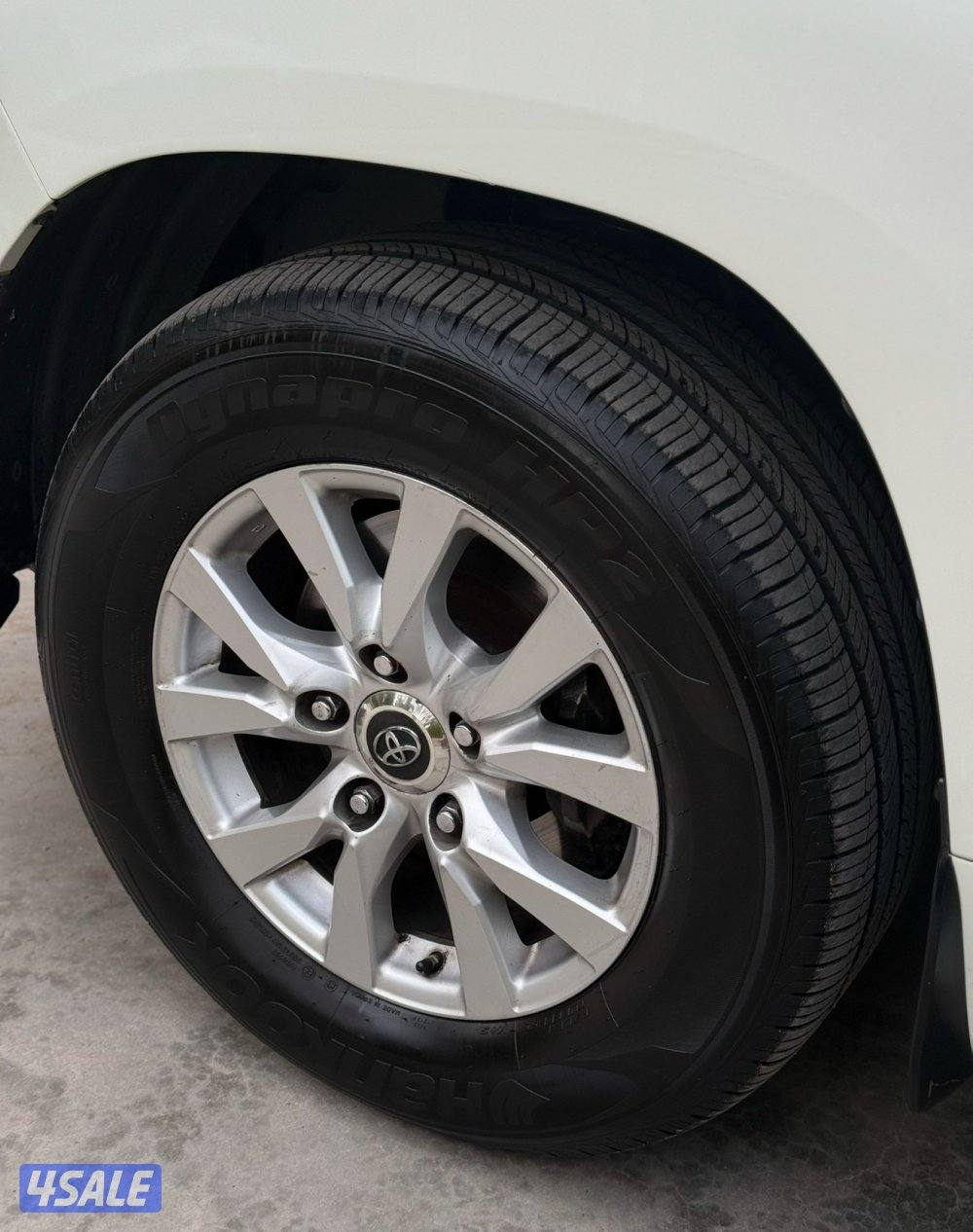 للبيع لاند كروزر GXR موديل 2018 صبغ وكاله بالكامل11