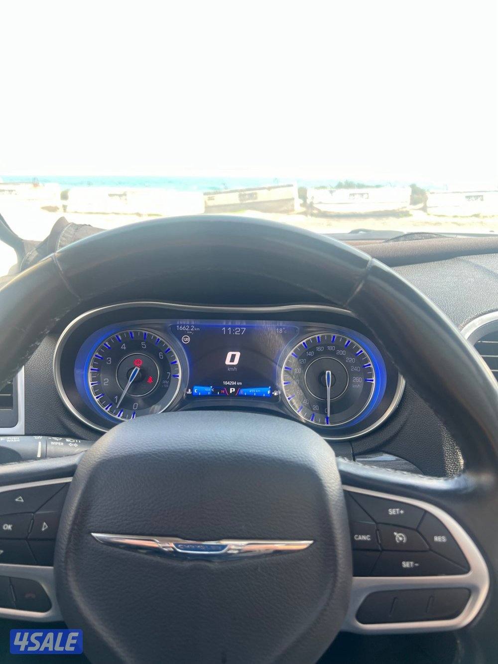 للبيع كرايزلر موديل 20185