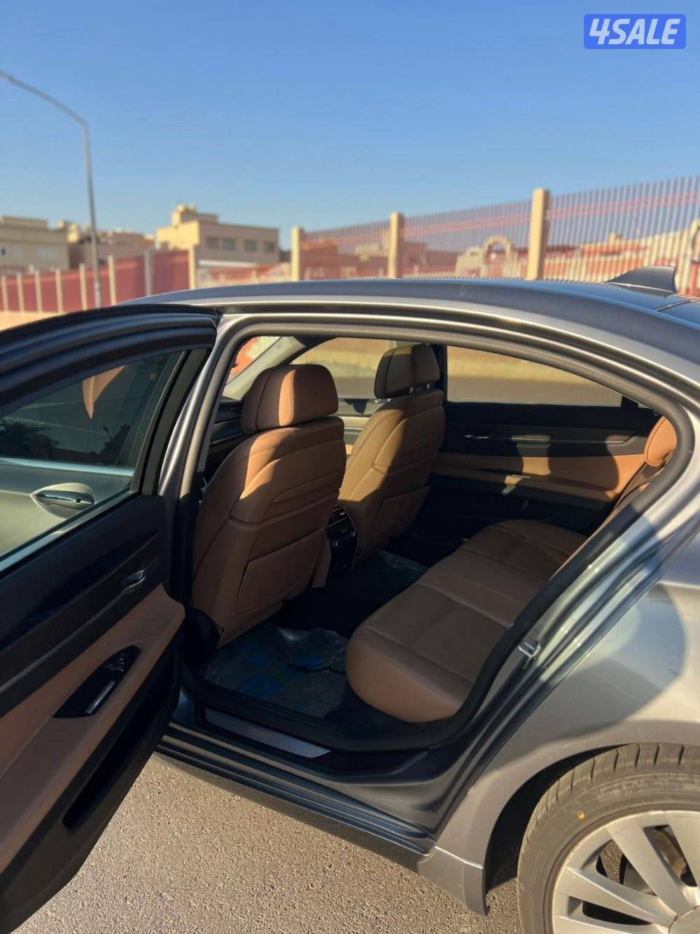 للبيع BMW / 2014 / 740il ماشي 187 الغانم2