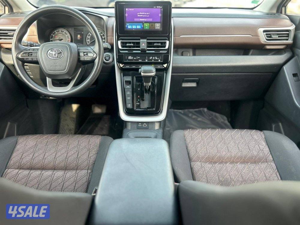 تويوتا  اينوفا موديل 2024 ماشى 33.000 k.m  وارد الساير . صبغ وكالة7