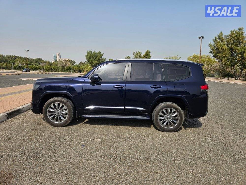 تويوتا لاندكروزر موديل 20244