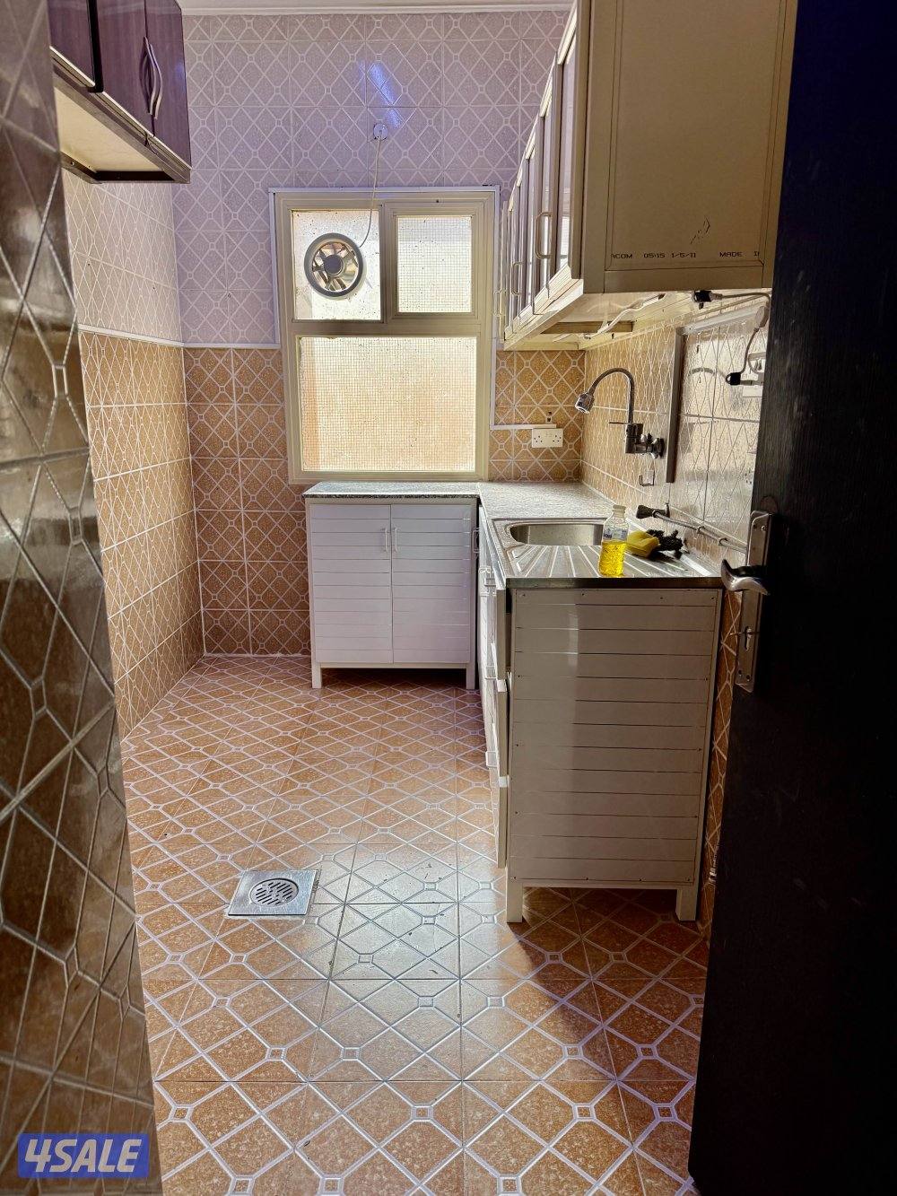 Apartment for rent 3 Bed room 2 toilet 1 hall room and kitchen  mangaf4