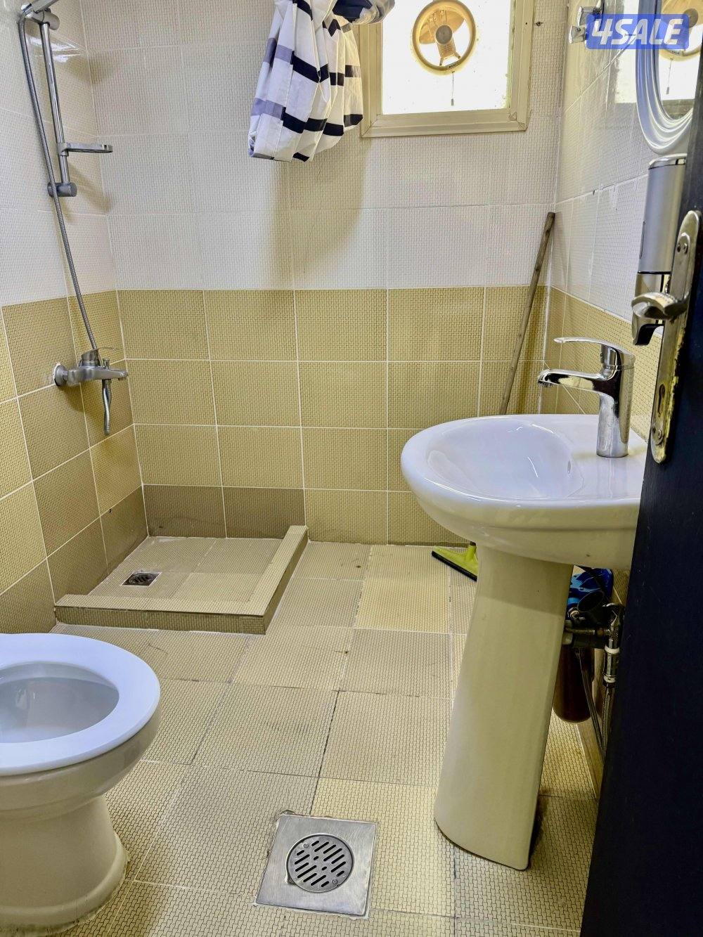 Apartment for rent 3 Bed room 2 toilet 1 hall room and kitchen  mangaf8