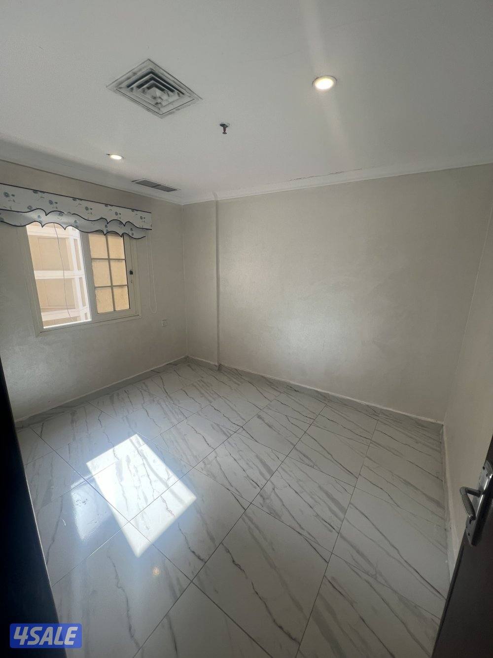 استلام فوري غرفتين وصاله ميدان حولي3