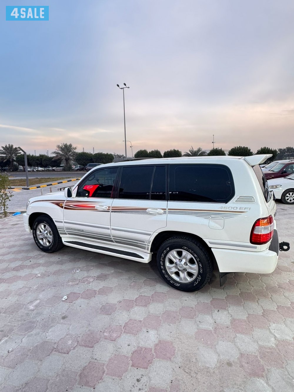 للبيع لاندكروزر 2007 جير عادي2