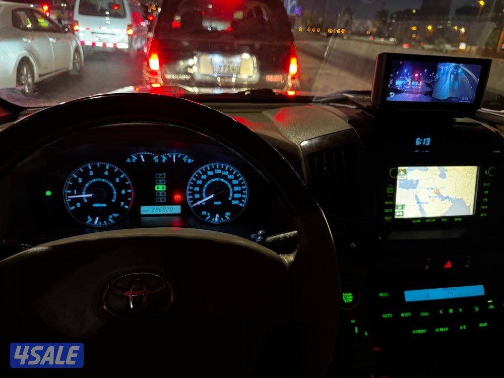 لاندكروزر ٢٠١١5