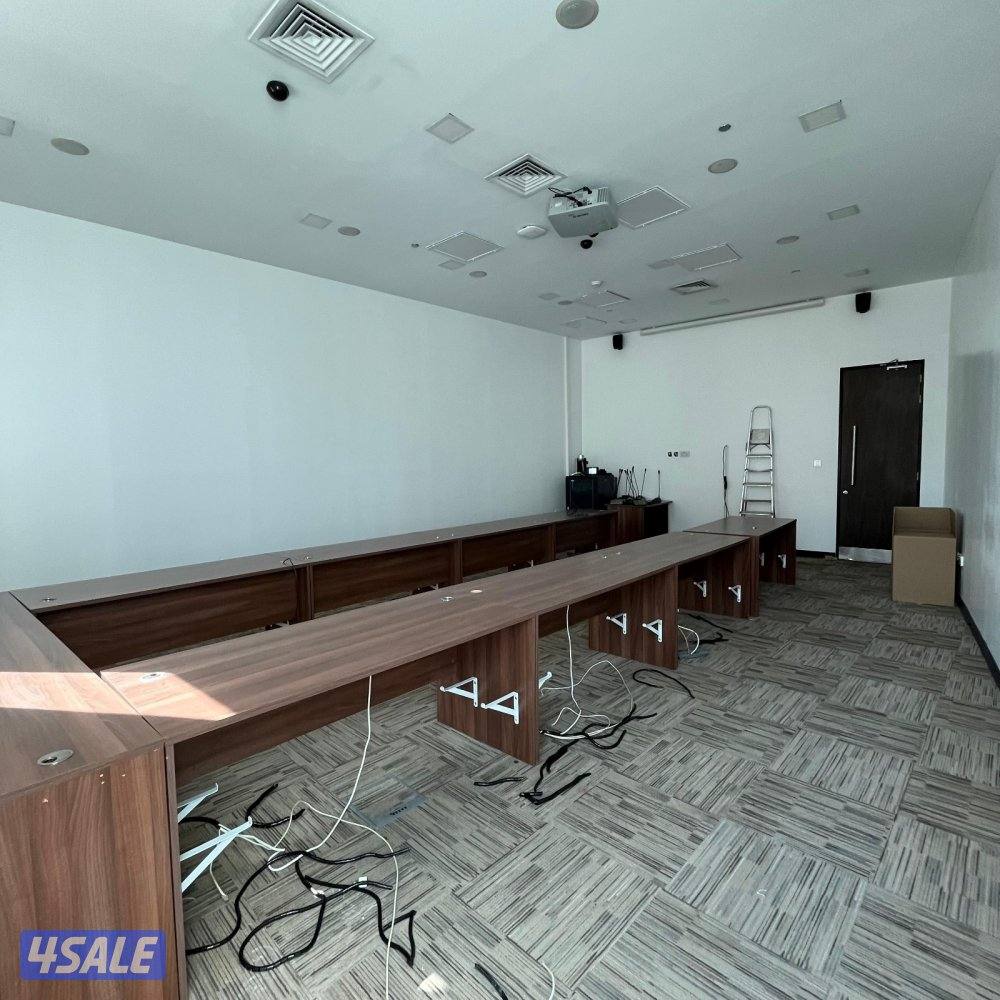 دور تجاري للإيجار في الشرق1