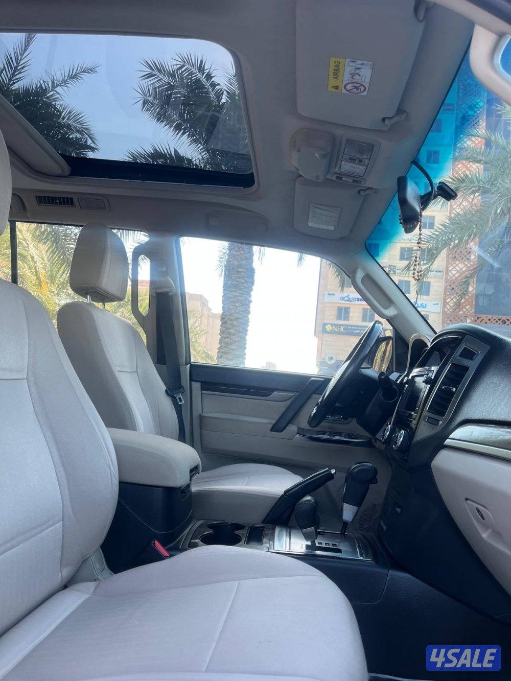 Mitsubishi pajero 2016 full option with sunroof for sale0