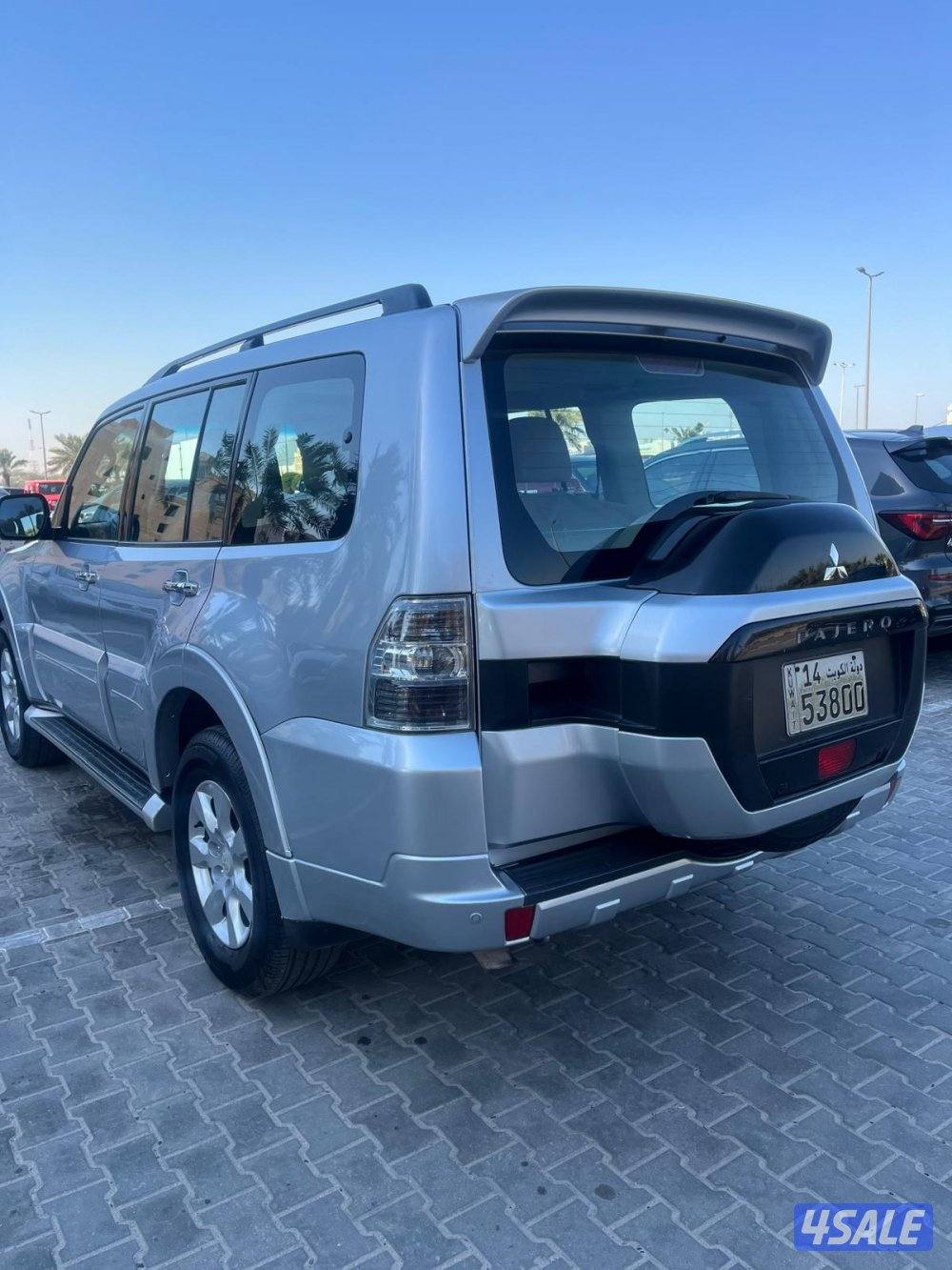 Mitsubishi pajero 2016 full option with sunroof for sale3