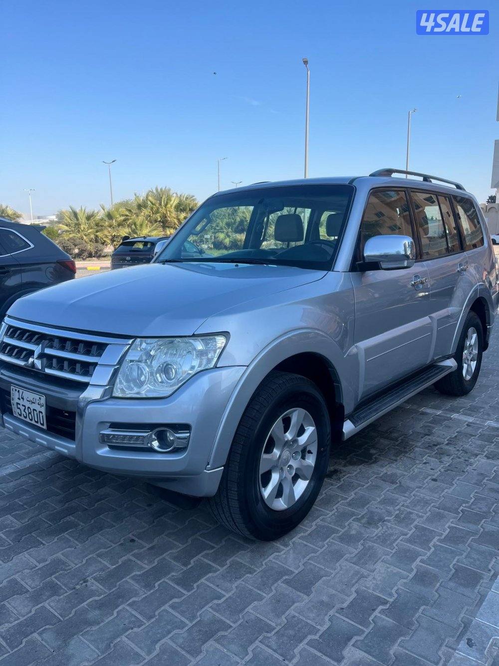 Mitsubishi pajero 2016 full option with sunroof for sale5