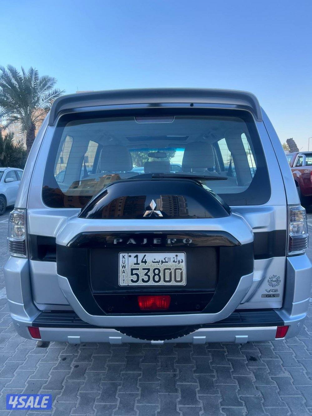 Mitsubishi pajero 2016 full option with sunroof for sale6