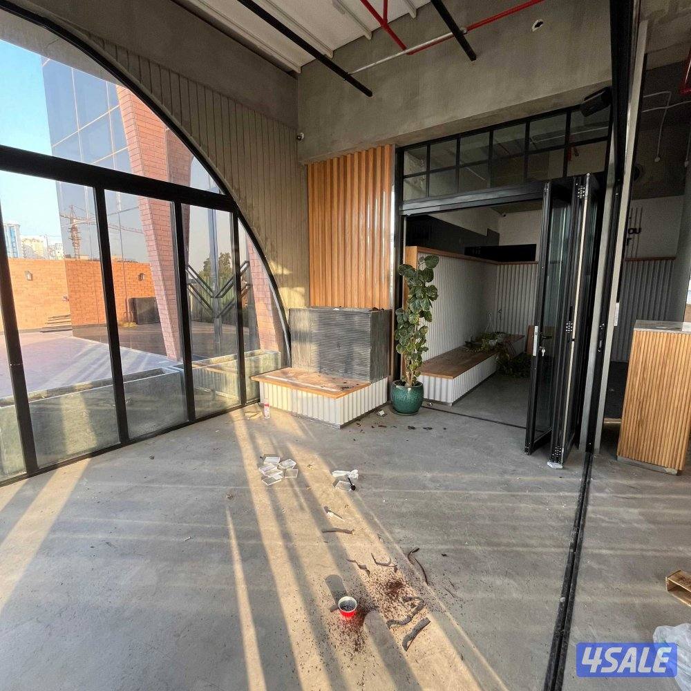 محل تجاري للإيجار في شرق1