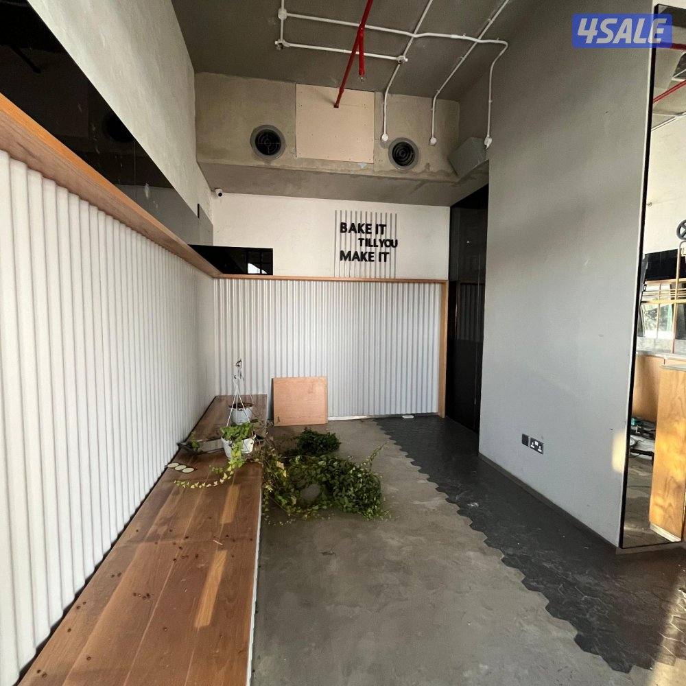 محل تجاري للإيجار في شرق4