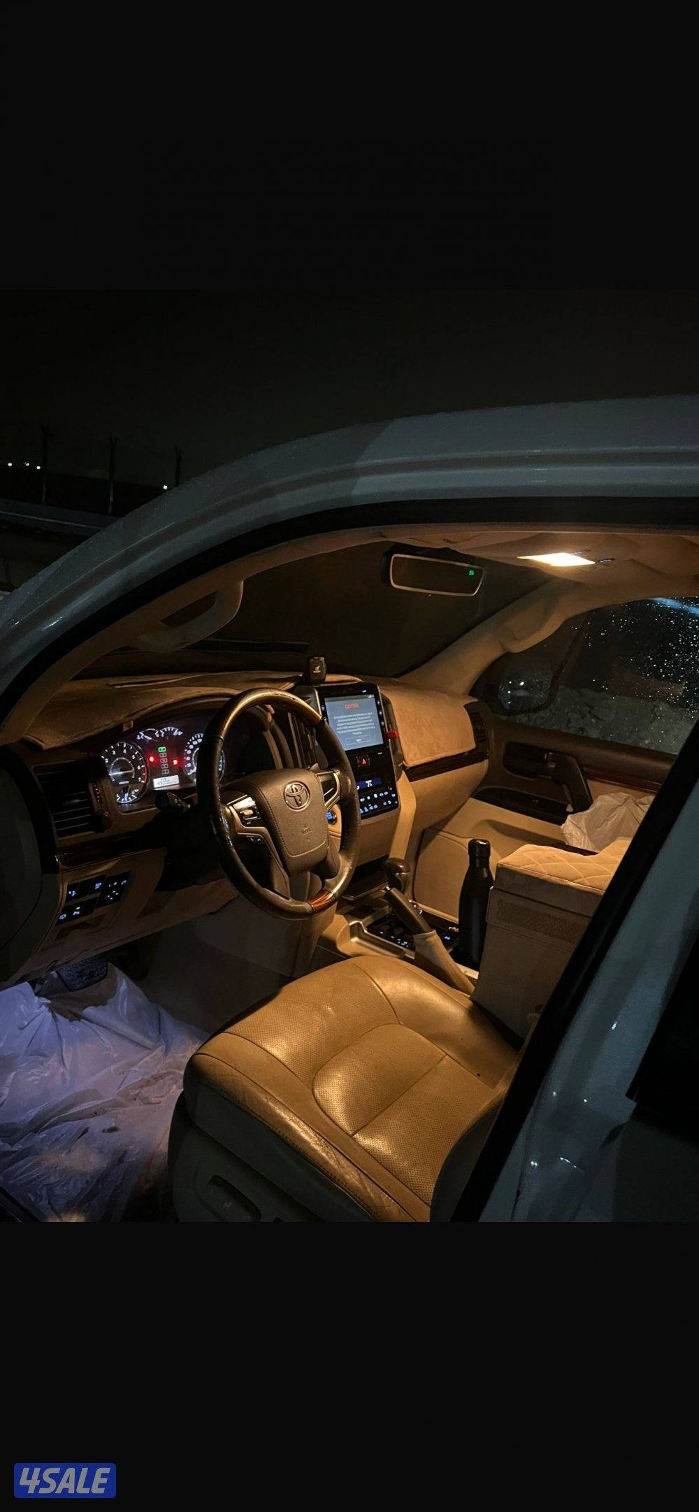 للبيع لاندكروزر 2016gxr صبغ الوكاله الدرجه الاولى v81