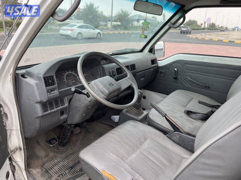 باص م2010 ثلاجه شرط الفحص تامين صحي سنه وتامين مرور سنه2