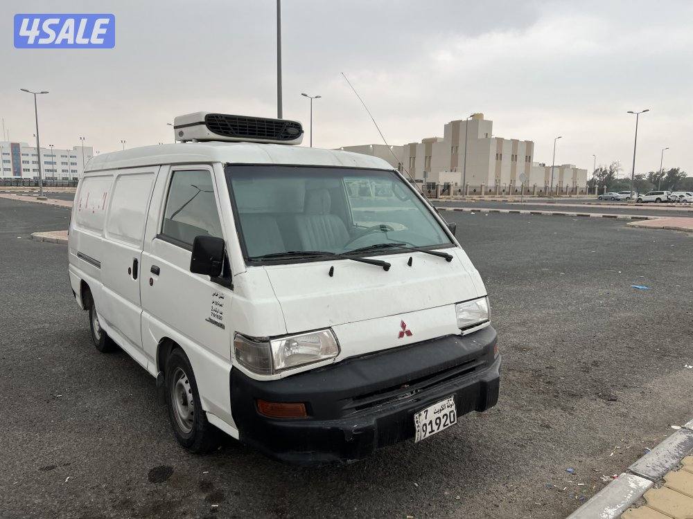 باص م2010 ثلاجه شرط الفحص تامين صحي سنه وتامين مرور سنه3