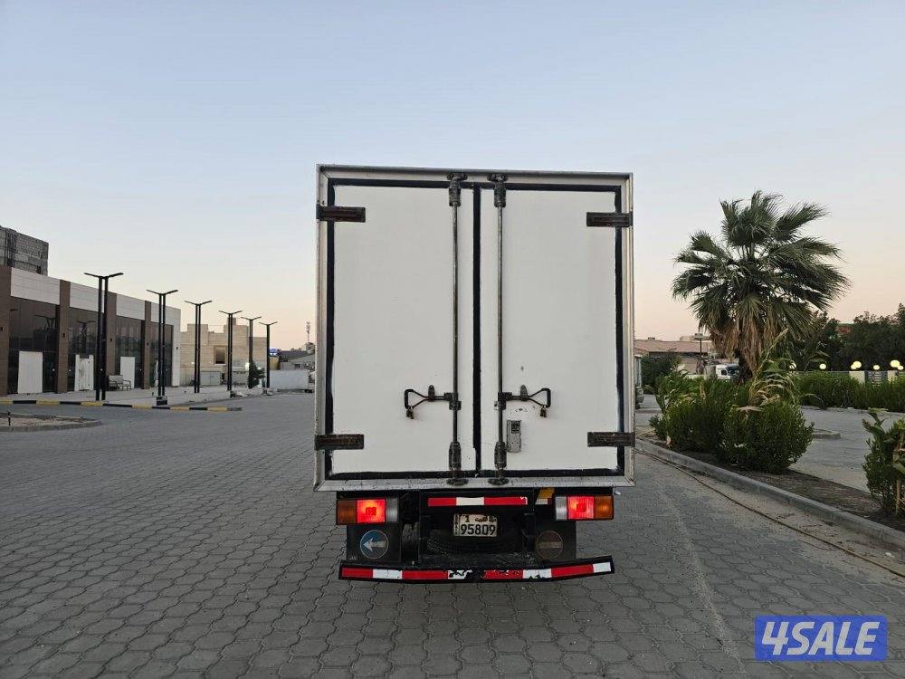 هاف لوري هيونداي 2011 ثلاجه تامين سنه صحي وتامين مرور سنه شرط الفحص5