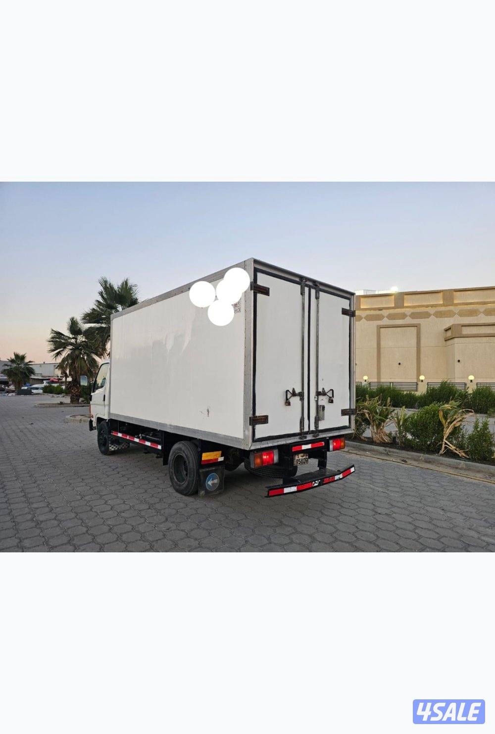 هاف لوري هيونداي 2011 ثلاجه تامين سنه صحي وتامين مرور سنه شرط الفحص10