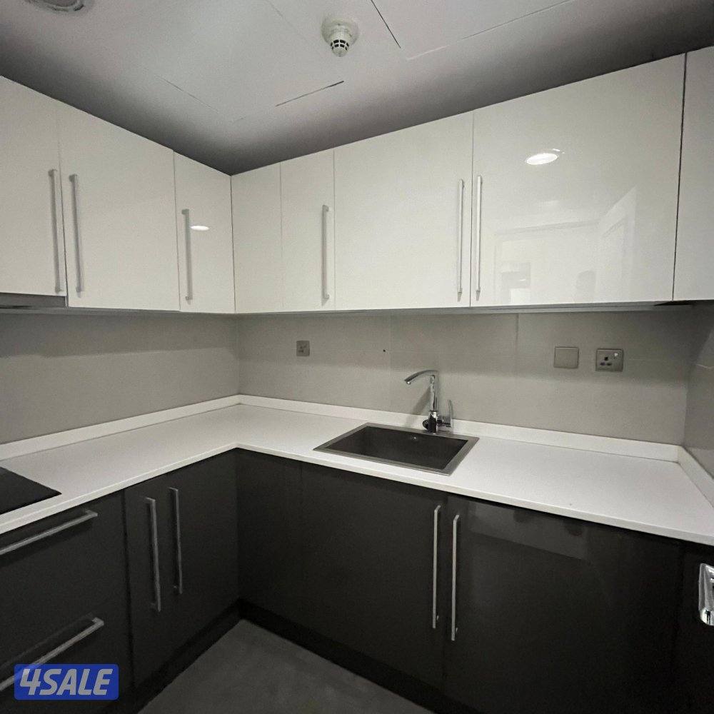 دور كامل تجاري مع فترة سماح للإيجار في القبلة قطعة 113