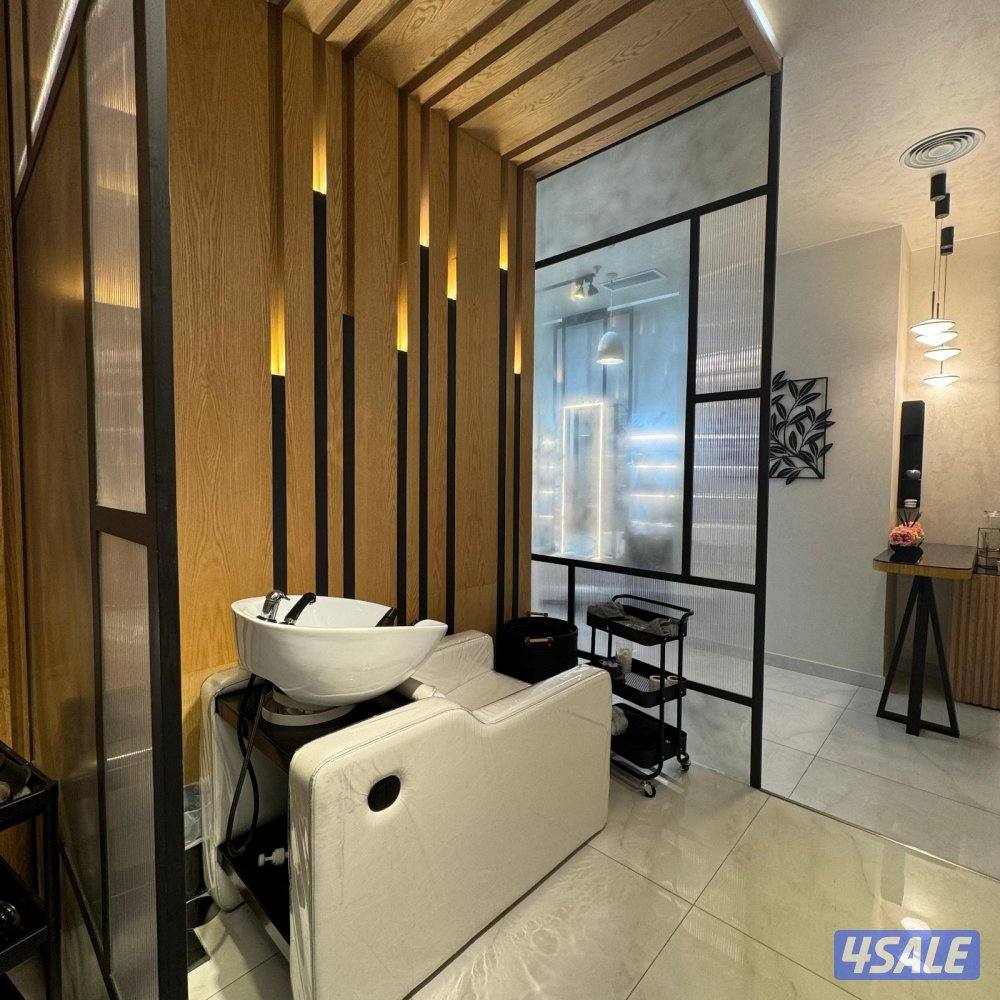 صالون VVIP للإيجار ( خلو ) في صباح السالم قطعة 16