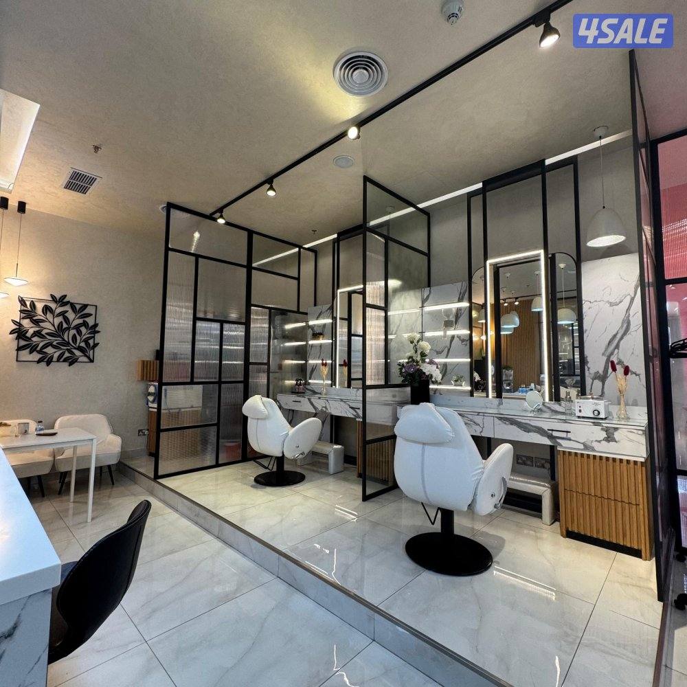 صالون VVIP للإيجار ( خلو ) في صباح السالم قطعة 17
