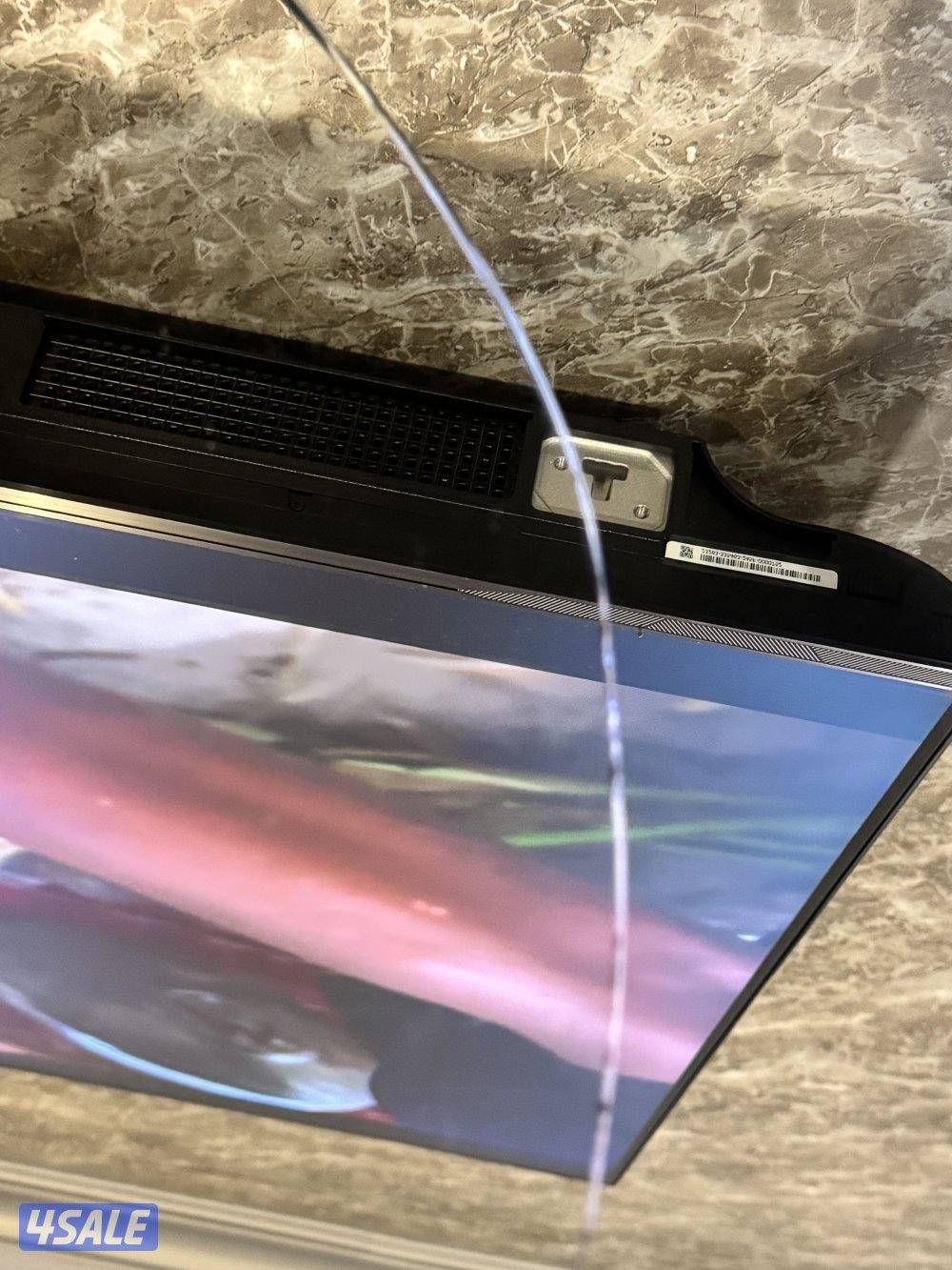 للبیع طاولة تلفزيون من هوم سنتر . انا شريتها 190 سعر البيع 25 دينار0