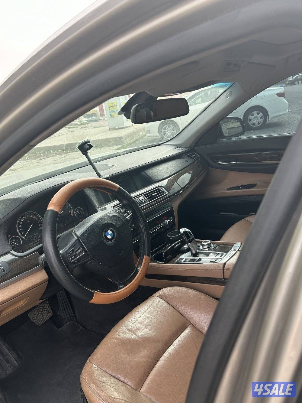 بي ام موديل 2010 كل شي بسياره شغال استخدام  يومي3