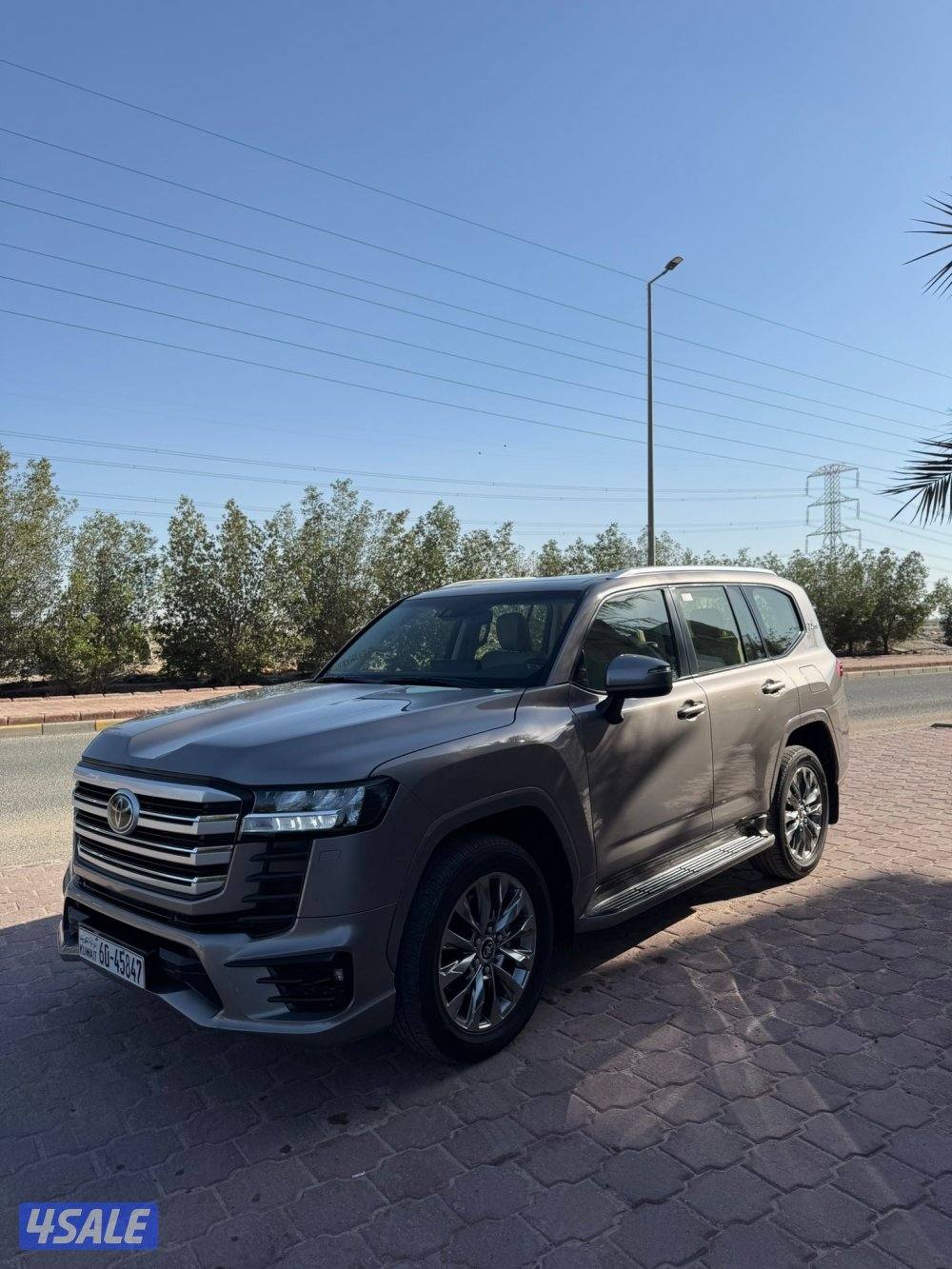 لاند كروز 2022 ايرو S تون تيربو بحاله الوكاله عداد 139 الف1