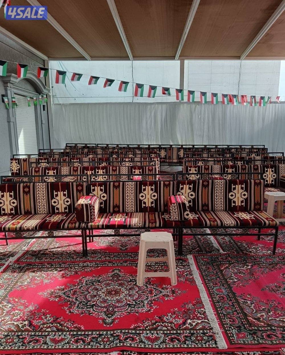 تأجير كراسي وطاولات وبنشات وكنب أمريكي ومكيف وزينة منزل وحدائق وجميع م2