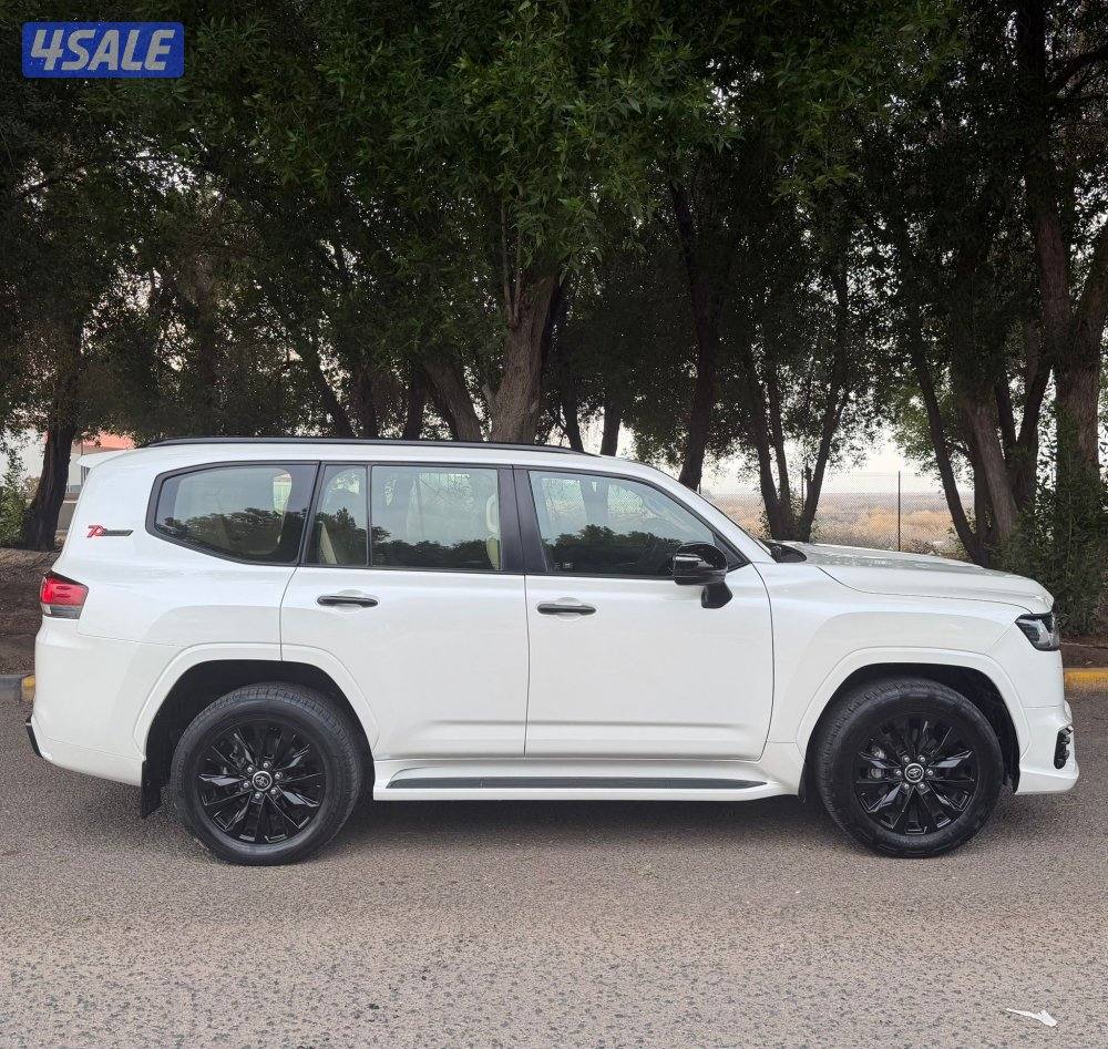 لاند كروز 2022 ايرو S تون تيربو عداد 177 الف1