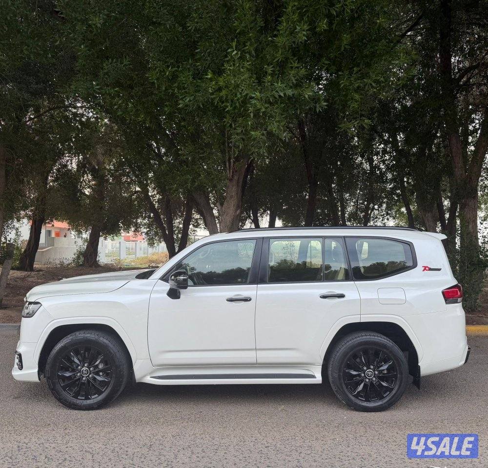 لاند كروز 2022 ايرو S تون تيربو عداد 177 الف4