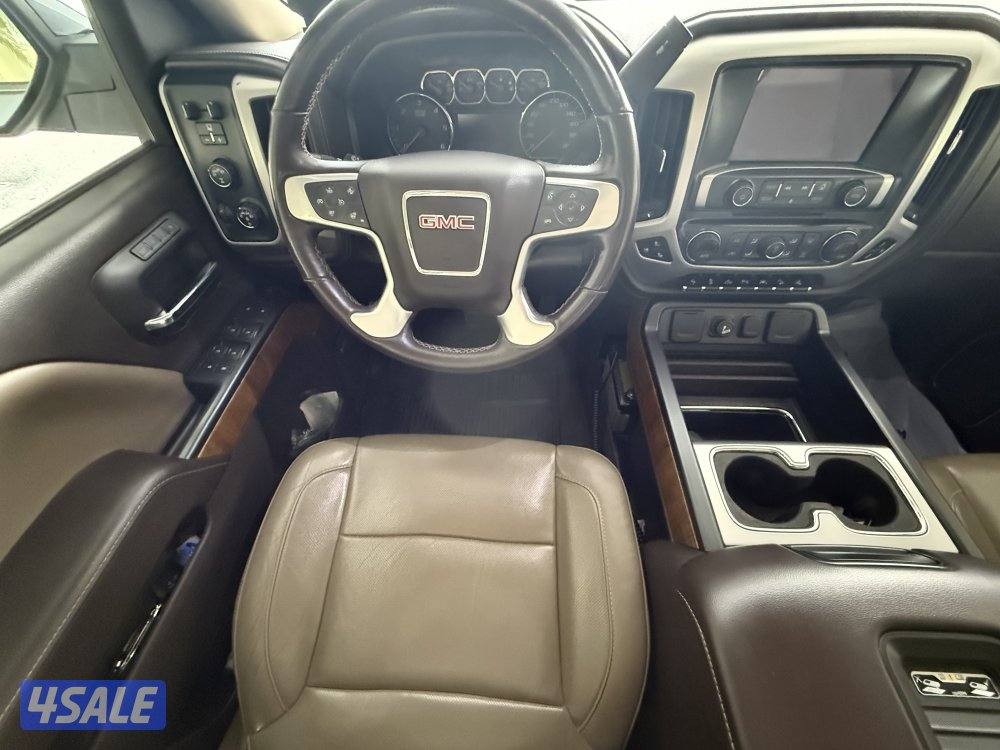 للبيع وانيت سييرا موديل 20173