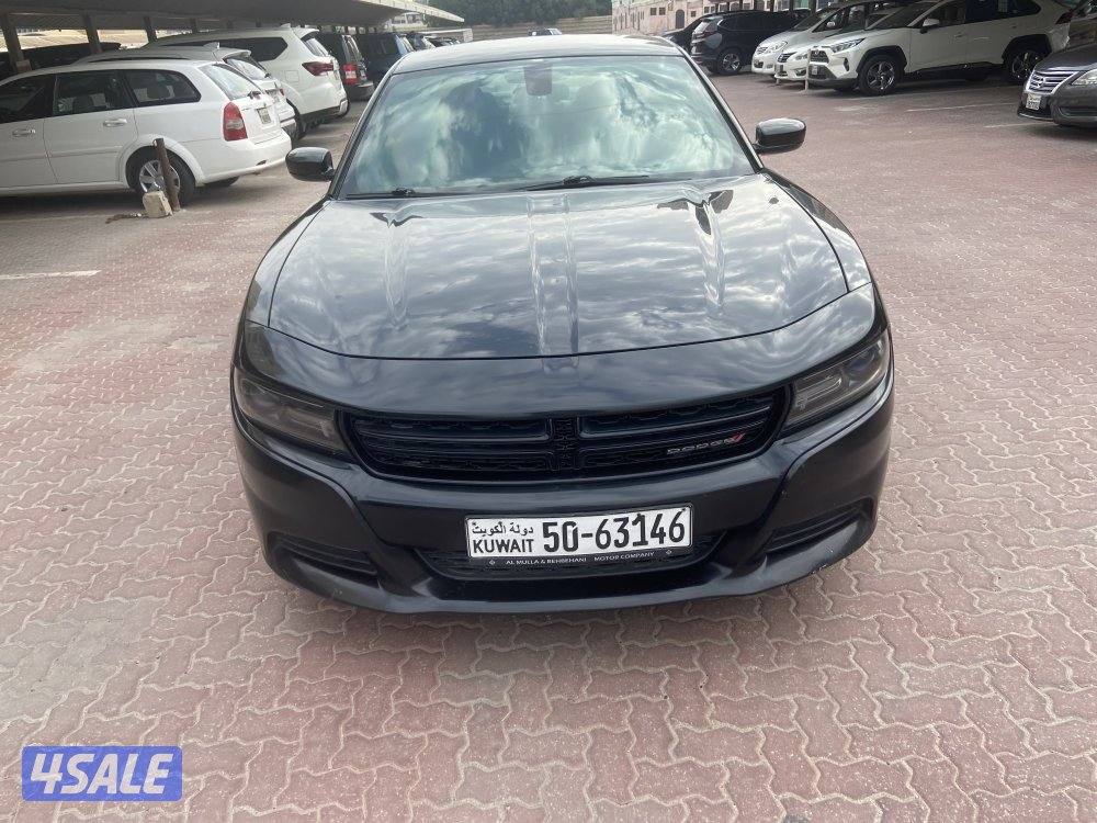 تشارجر sxt موديل ٢٠١٨ اسود وارد الملا عداد١٢٩  ألف كيلو متر  ستة سلندر4