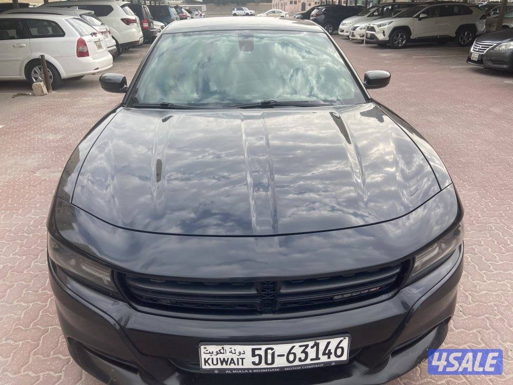 تشارجر sxt موديل ٢٠١٨ اسود وارد الملا عداد١٢٩  ألف كيلو متر  ستة سلندر5