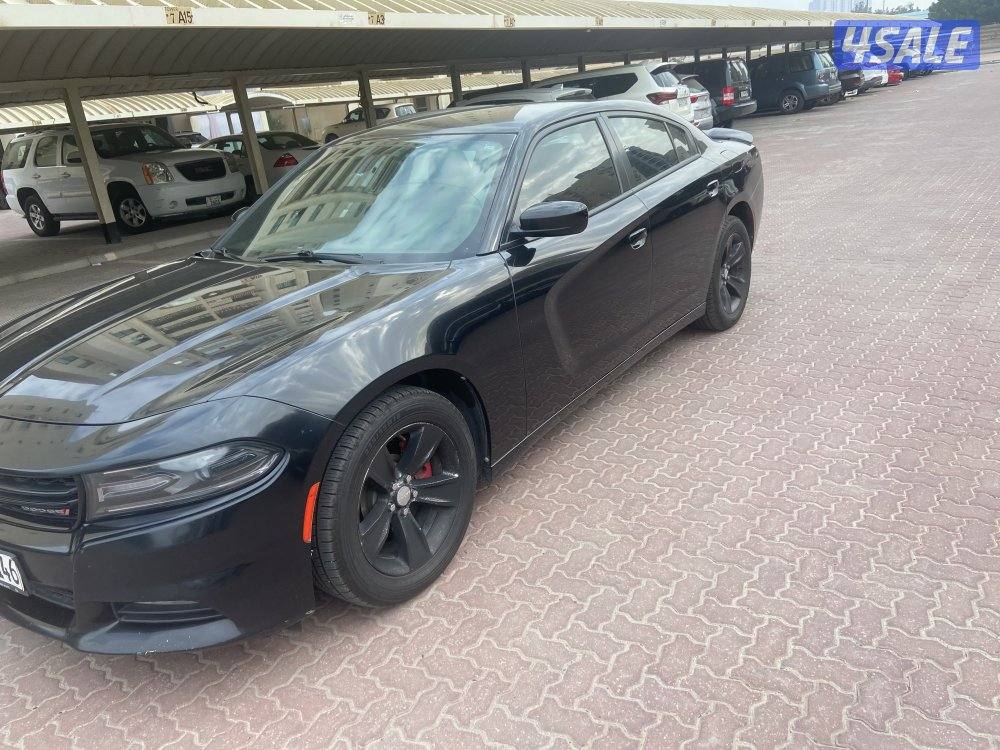 تشارجر sxt موديل ٢٠١٨ اسود وارد الملا عداد١٢٩  ألف كيلو متر  ستة سلندر13