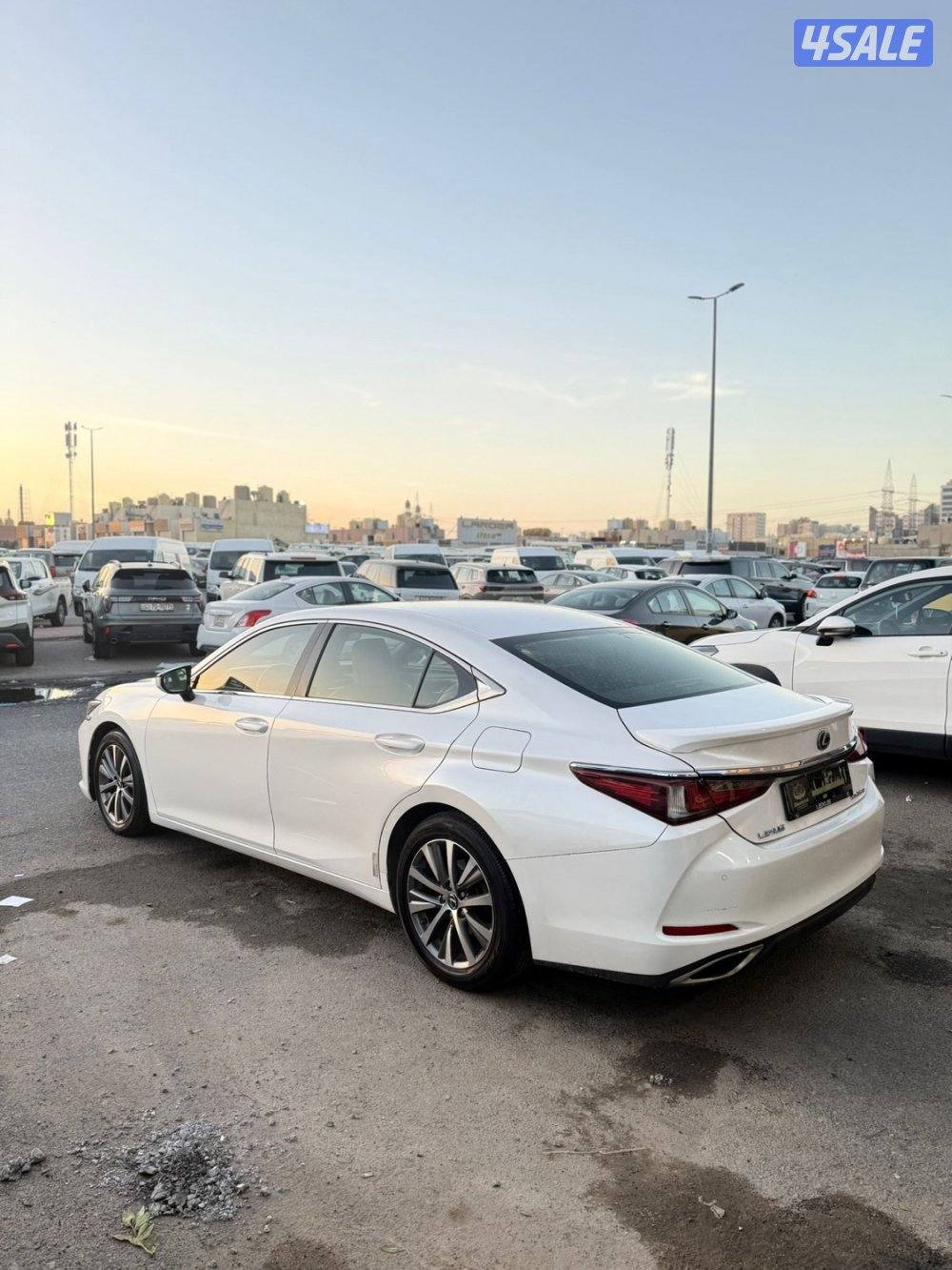 لكزس ES350 مديل2019 عداد ٨٠ شرط الفحص3