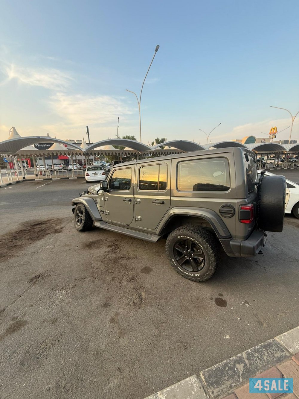 لبيع موديل ٢٠٢١0