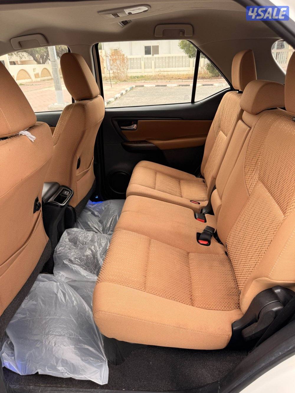 للبيع فورتنر ٢٠٢٠ لؤلؤي بحالة ممتازة ماشي ٣١ الف6