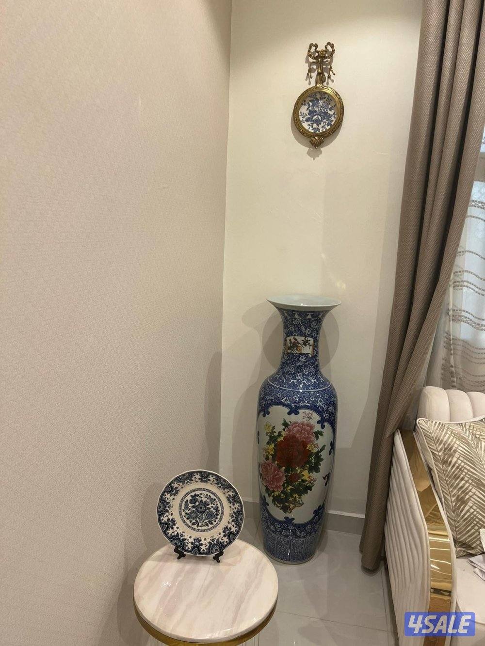 للبيع جلسه وڤازات كبار وصغار ولدي اكسسوارات منزليهولوحات حائط2