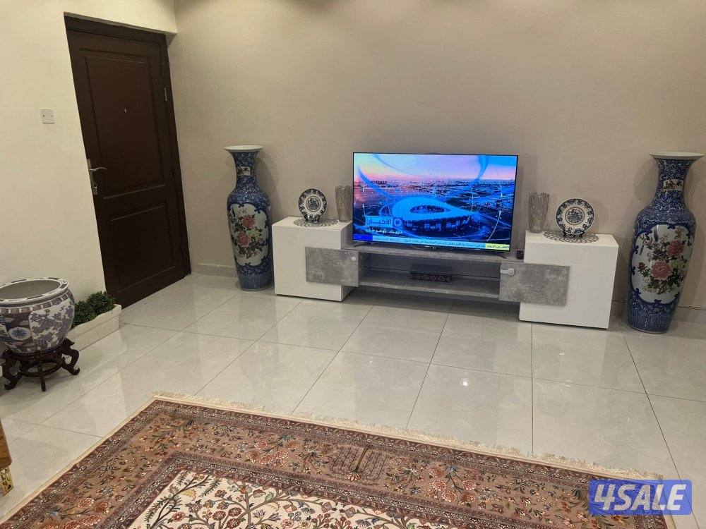 للبيع جلسه وڤازات كبار وصغار ولدي اكسسوارات منزليهولوحات حائط1