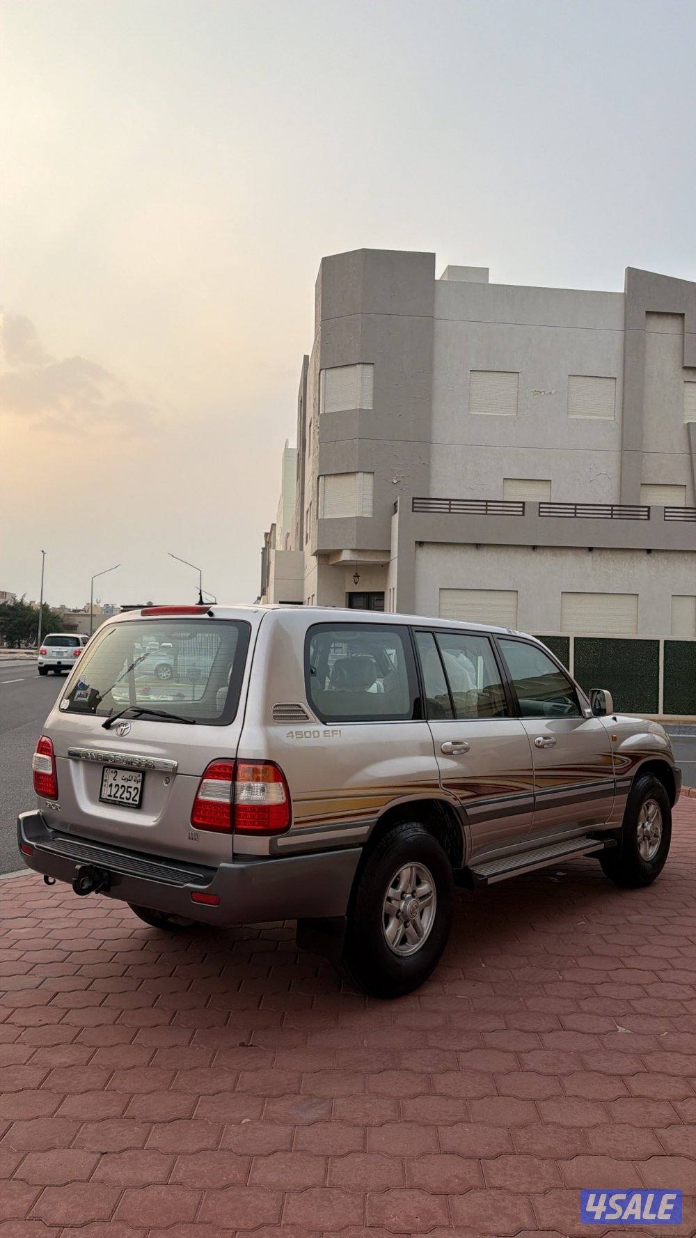 للبيع لاند  جي اكس ار مديل 20032