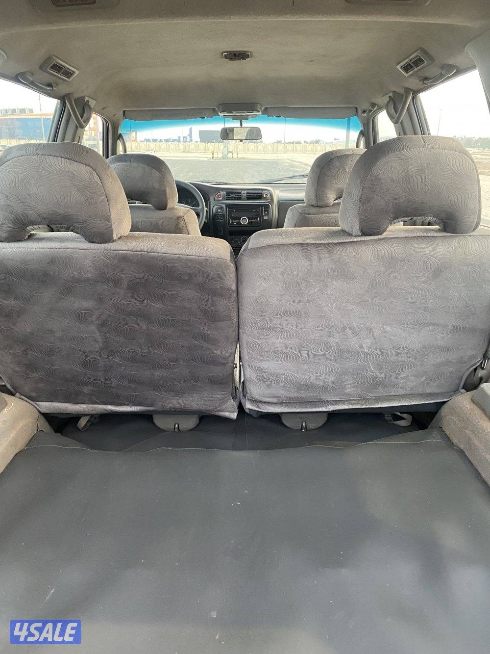 للبيع جيب نيسان موديل 19983