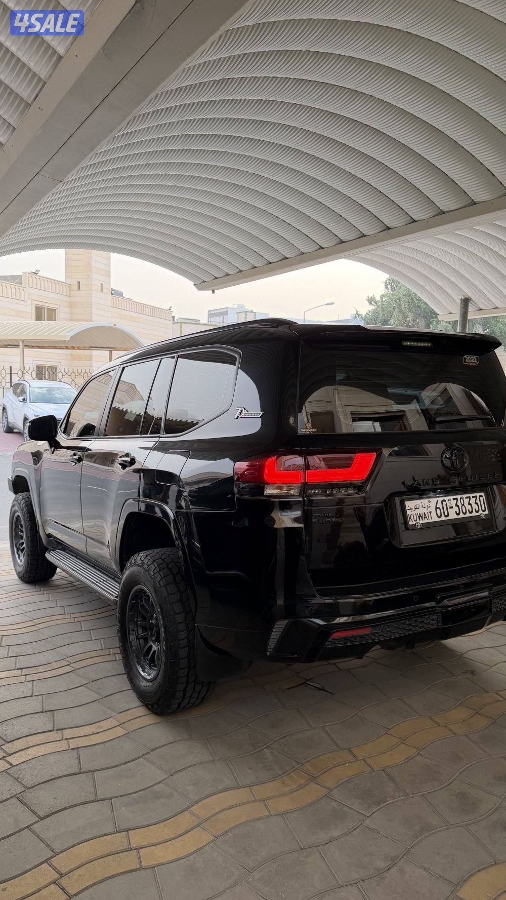 لاند كروزر GXR مالك الاول1