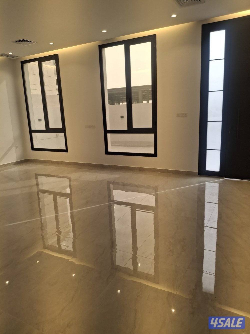 للايجار قسيمه بالمطلاع قطاع N2 قطعه ١10