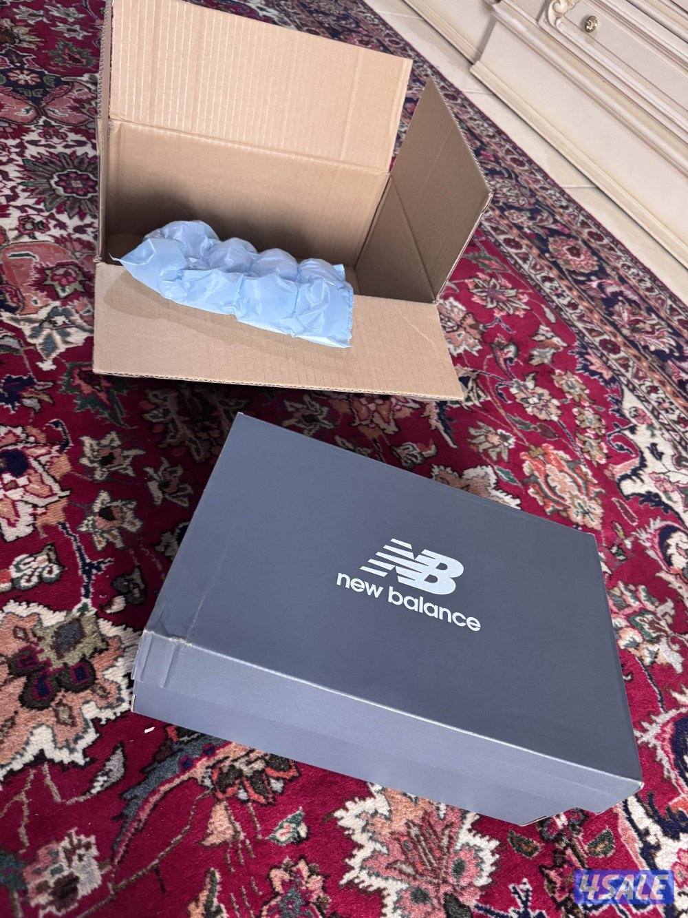 للبيع حذاء نيو بلانس جديد3