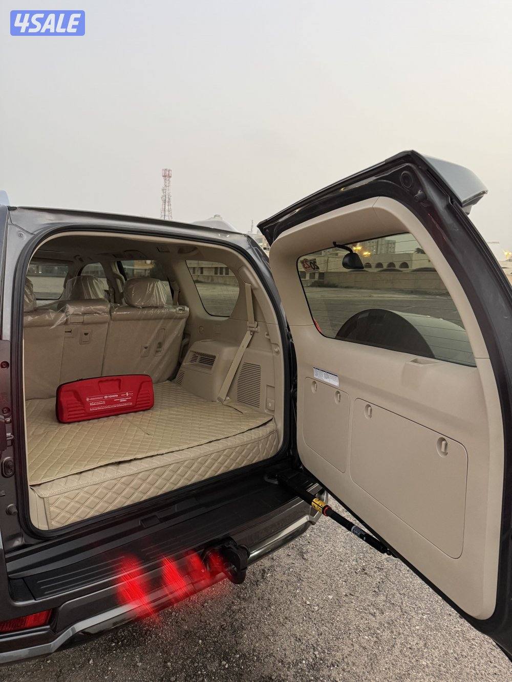 Prado VX 2023 Agency paint FULL Option UNDER warranty4