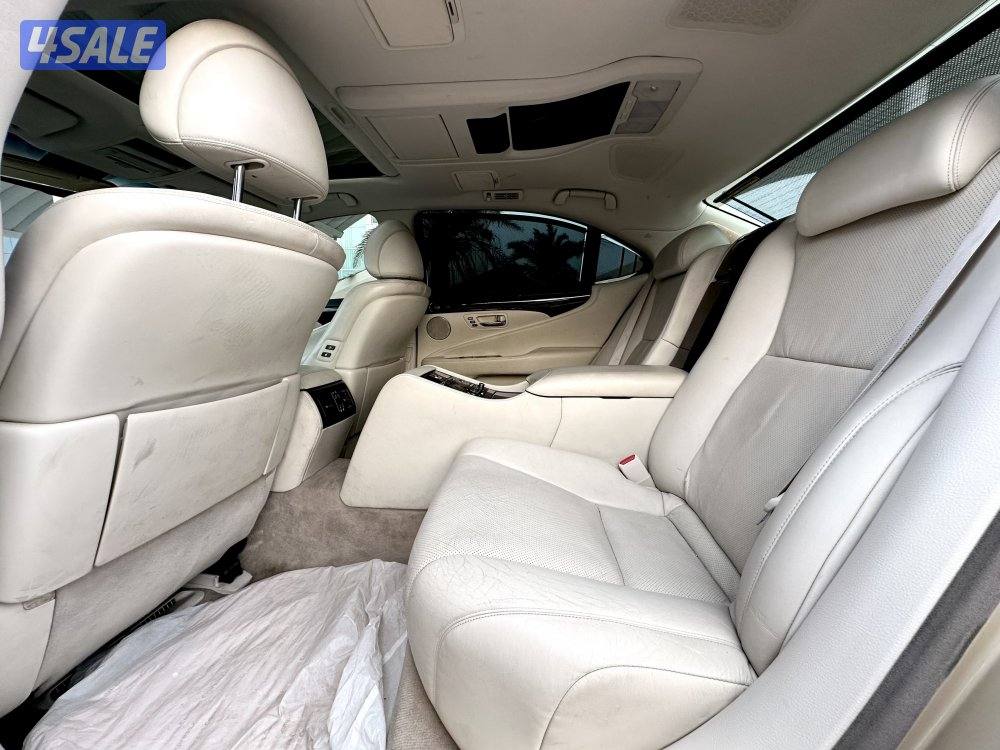 معرض القمة🚩11