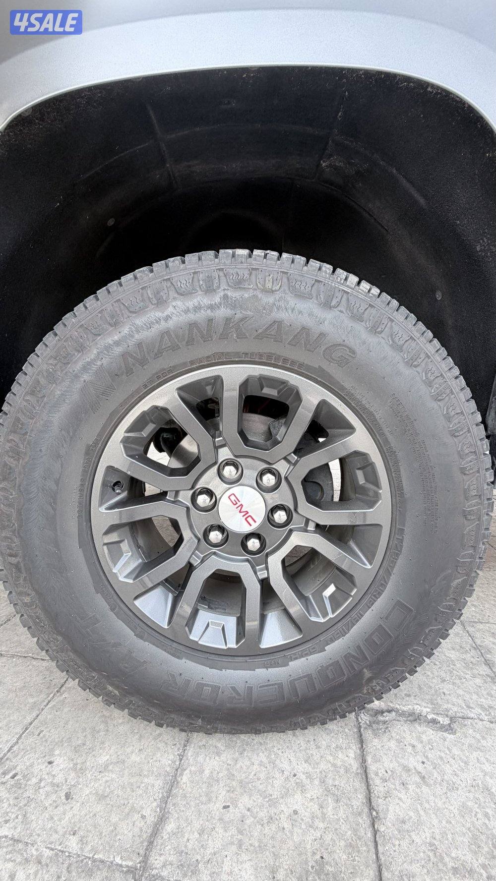 تواير ناينكق ربع حجري0