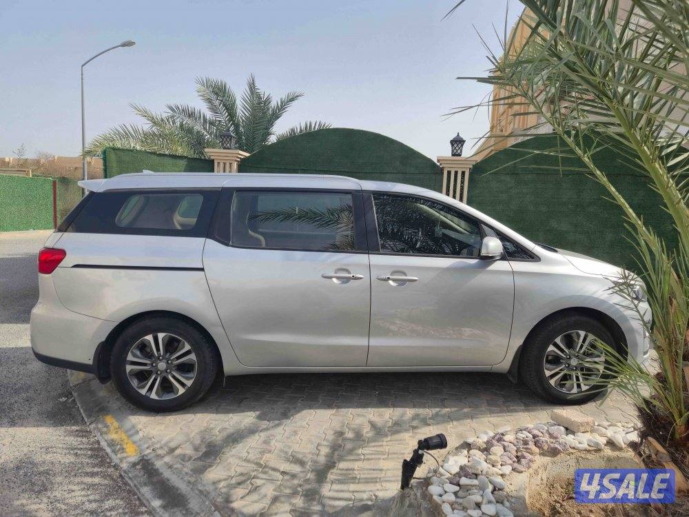 للبيع كيا كرنفال نظيف2